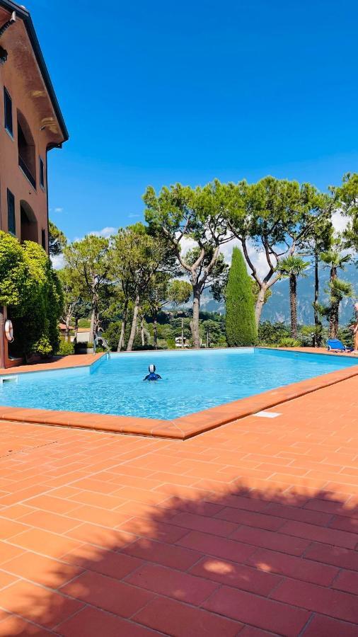 Lake View, Swimming Pool, Tennis Court And Private Parking Mezzegra Exterior foto
